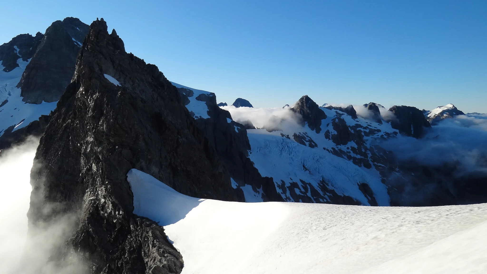 View of the first rock pitch just after reaching Mount Tutoko's ridge.