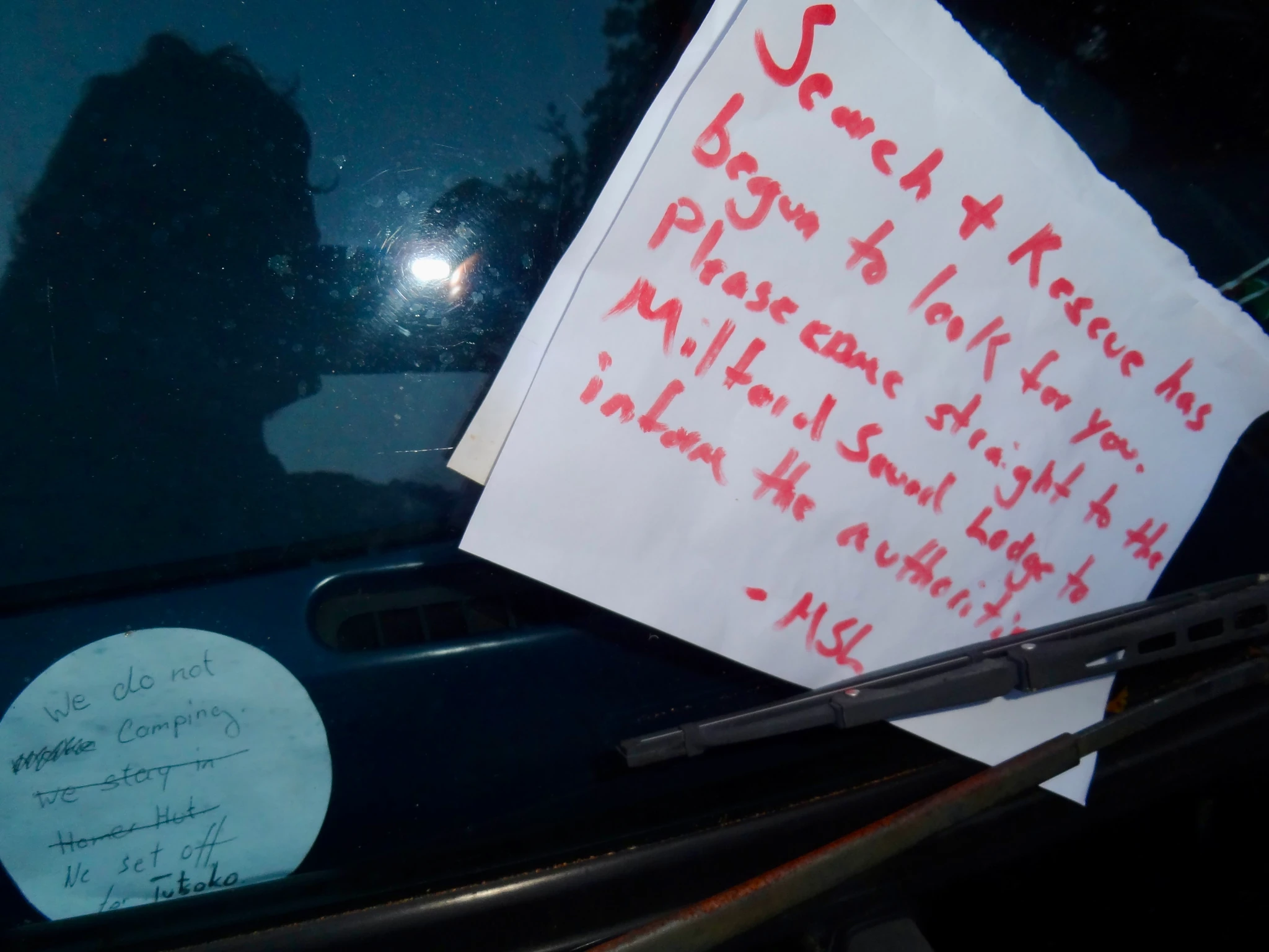 A new note under the windscreen wiper.